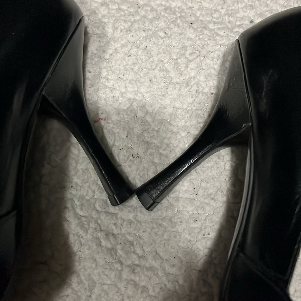 Vintage BCBG black heels - Picture 5 of 5